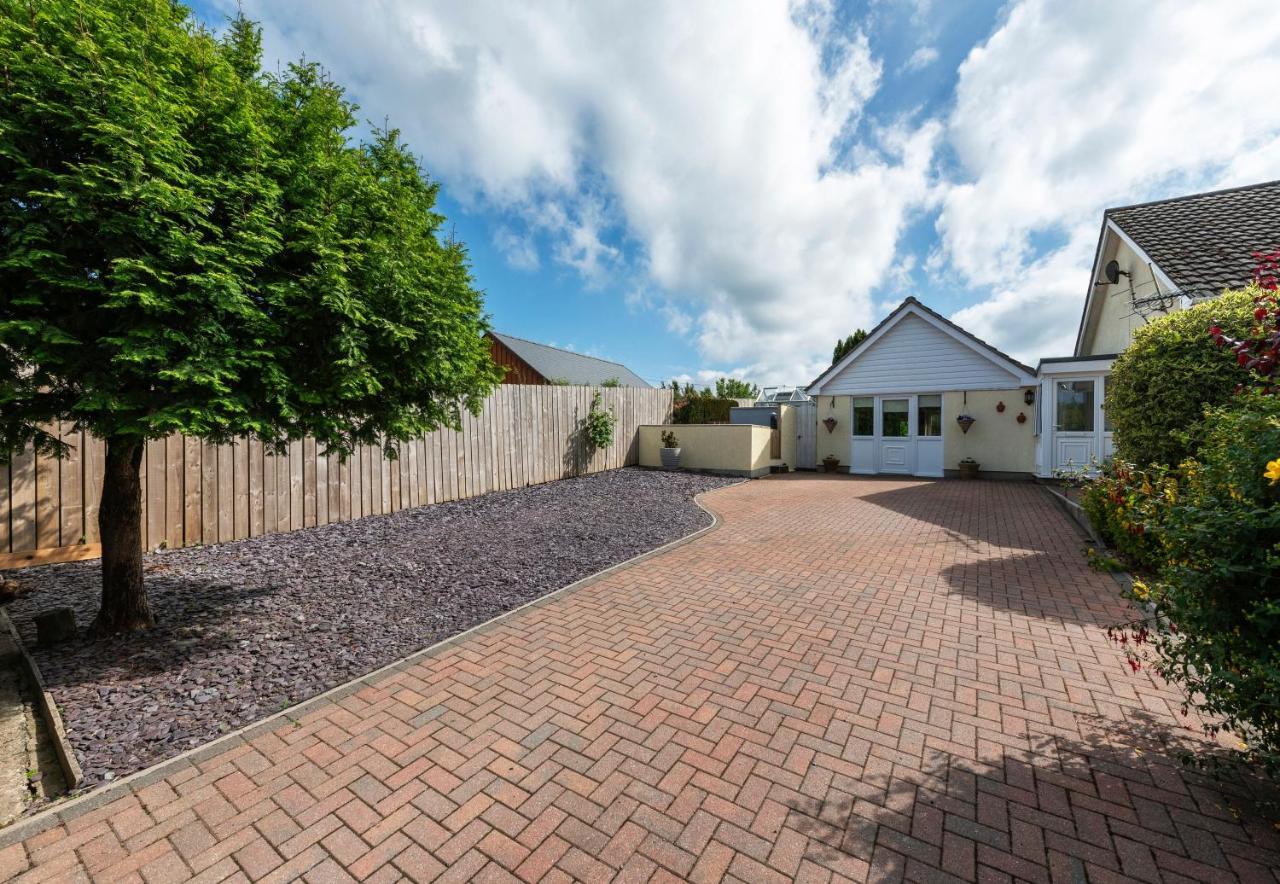 Y Villa Mor Llanarth  ภายนอก รูปภาพ